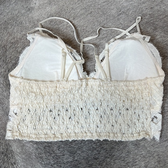 Yahada - Cream Bralette - Picture 2 of 6